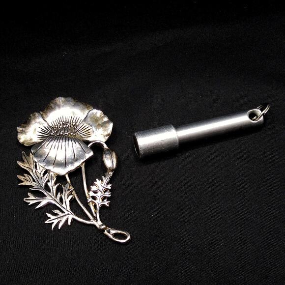 Vintage Signed Silver Plated Flower Brooch & Pendant, Large Floral Pin - Picture 8 of 10